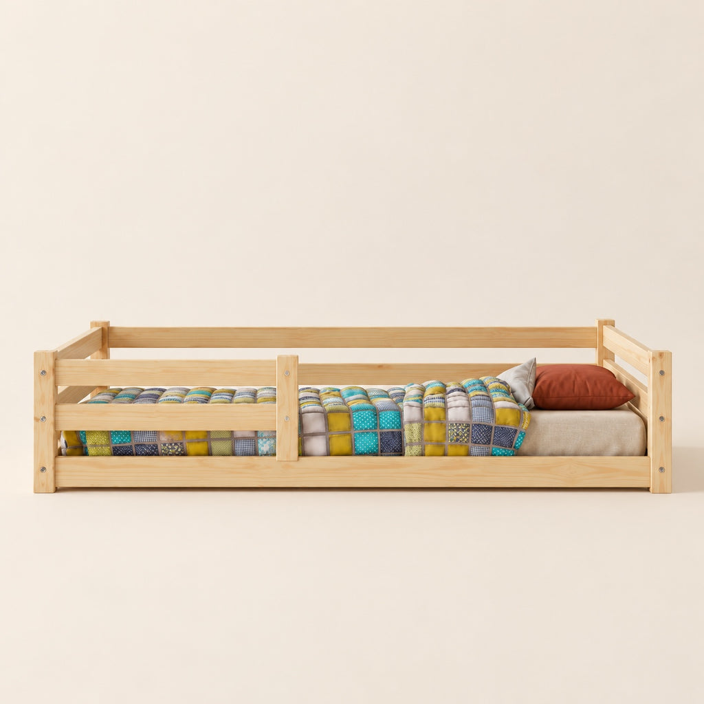 Lit enfant OTIS vu de face avec matelas et couette à carreaux